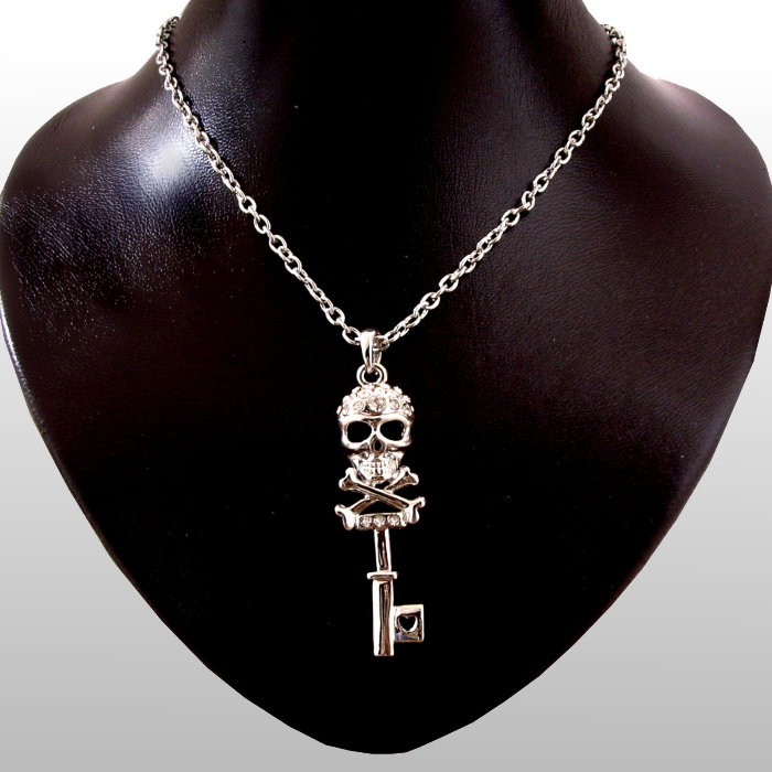 Trendy necklace with key and skull pendant